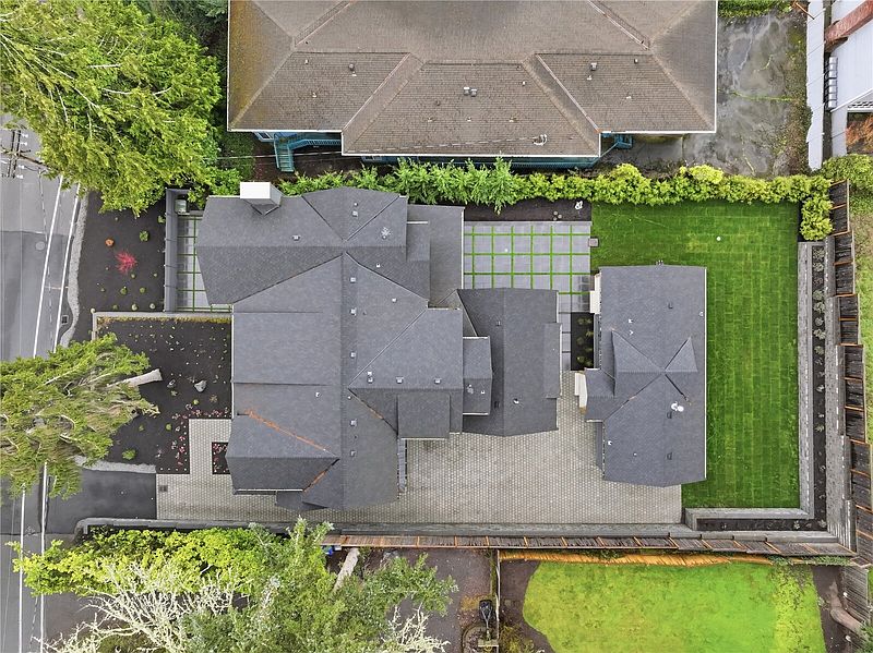 2nd image of 10710 SE 16th Street