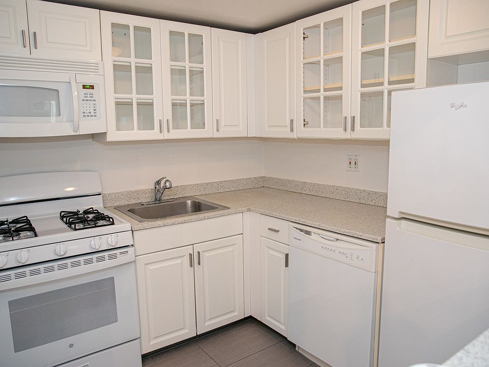 1st image of 56 Beaver St APT 102