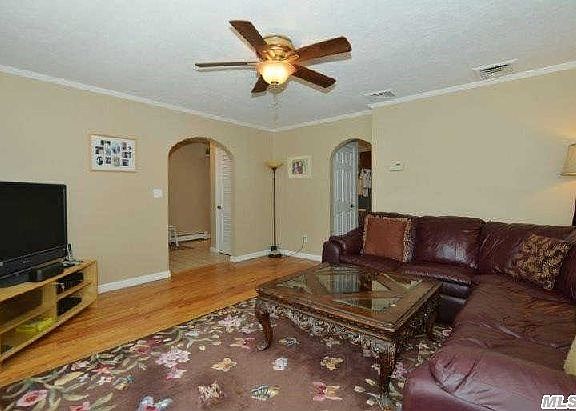 3rd image of 3 Franklin Ct