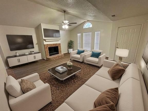 2nd image of 324 Moss Hill Dr