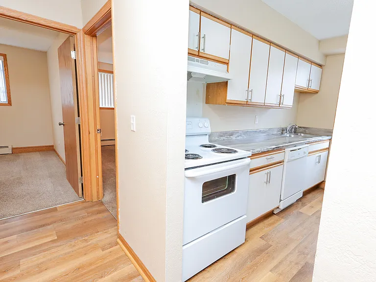 Clark Place Apartments & Townhomes — Photo 27