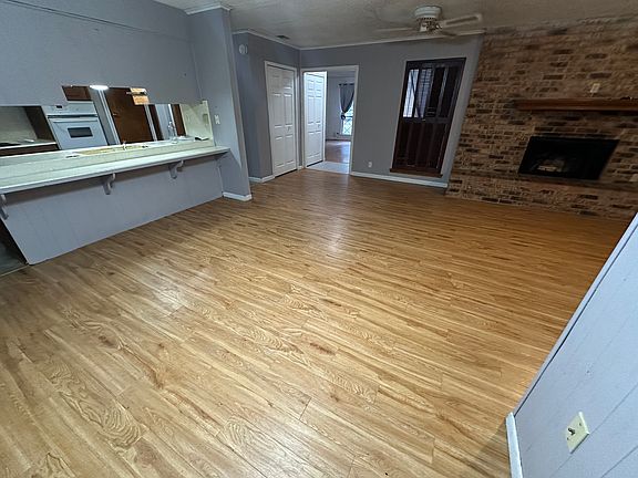 3rd image of 25 Regents Park Dr