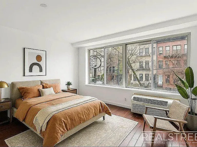 286 Stanhope St #4C — Photo 4