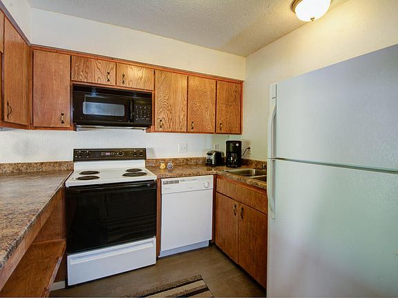 4th image of 4715 Country Club Ln NW APT B3