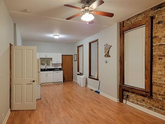 2nd image of 2324 W Shakespeare Ave APT 1R
