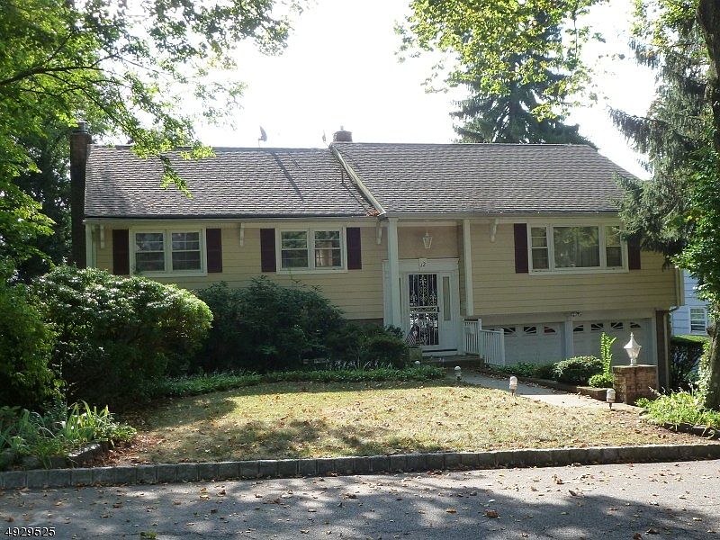 1st image of 12 Glenside Dr