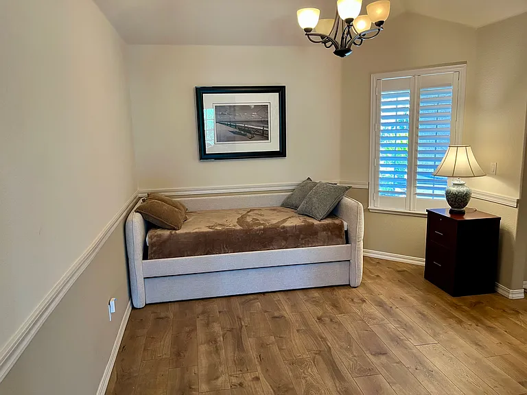 1174 E Kenosha Ave — Photo 10