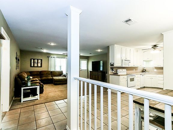 5th image of 1008 Avenue F