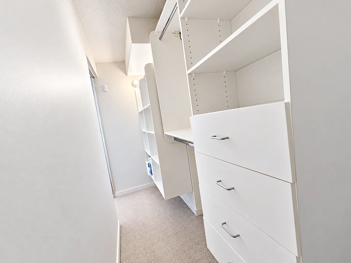 1 bed, 745 sqft, $3,200 — Photo 3