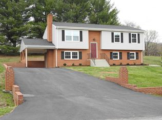 490 Knollwood Dr, Troutville, VA 24175