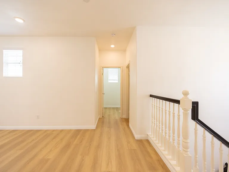 24153 Paseo Del Rancho Dr — Photo 10
