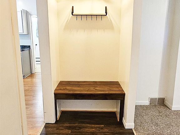 4th image of 52082 E Ave