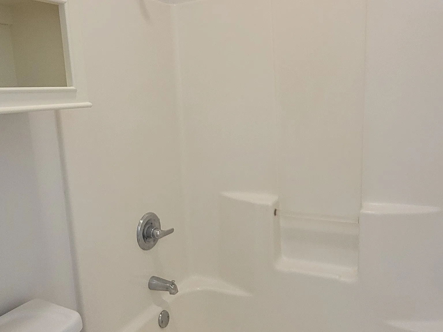 3 bed, 1942 sqft, $2,095 — Photo 4