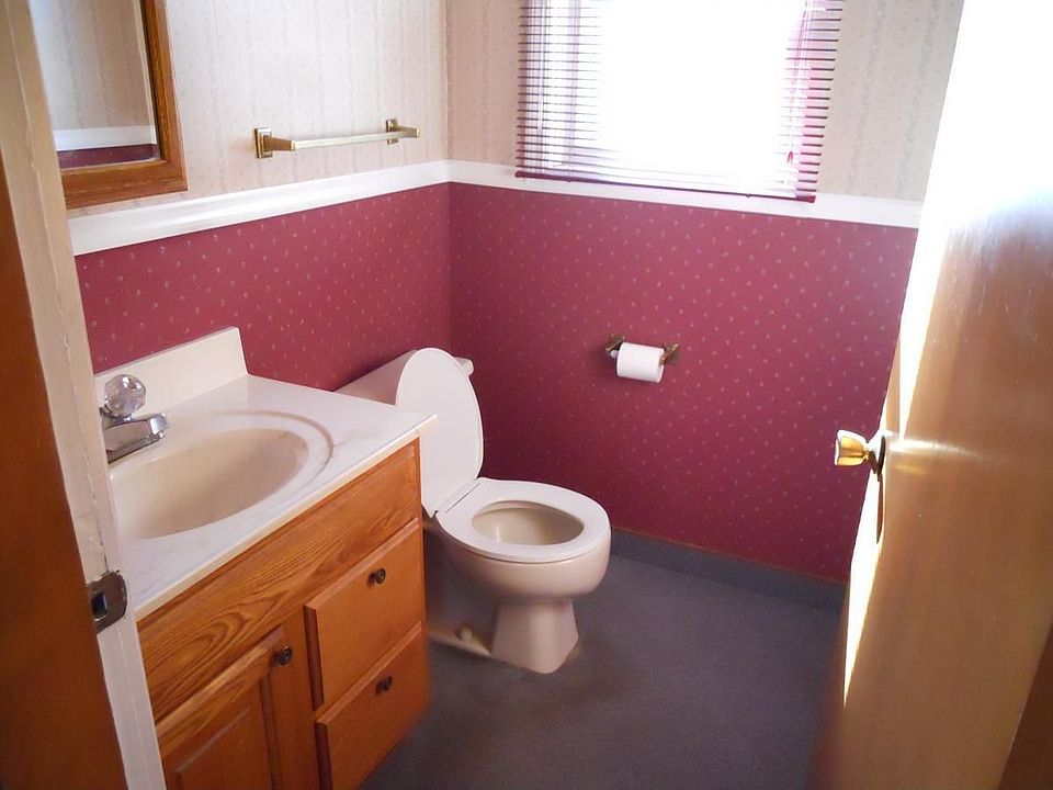 Bathroom (Main)