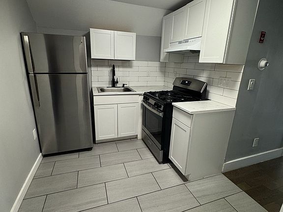 3rd image of 124 Brownell St #3
