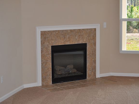 Augustine D Lot 5082