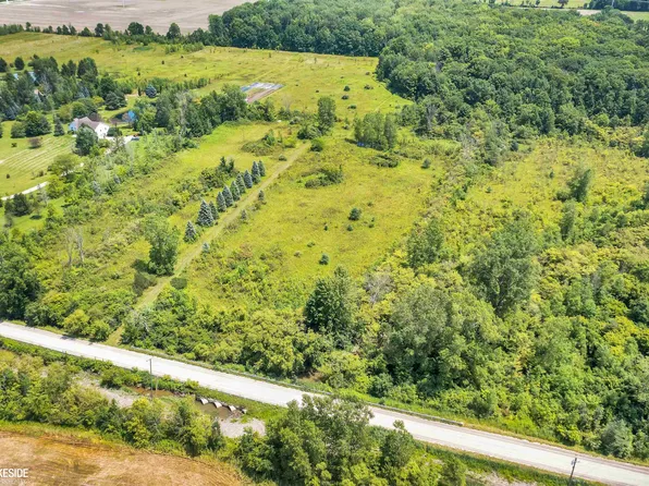 64240 Bates Rd, Lenox, MI 48050
