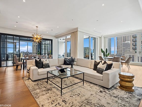 4th image of 9 W Walton St #2701