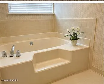 3823 Woodlake Dr — Photo 10