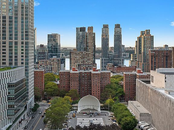 4th image of 61 W 62nd St #22LM