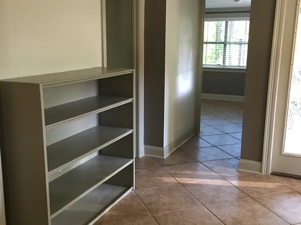 18677 S Harrells Ferry Rd, Baton Rouge, LA 70816