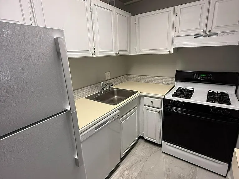 3100 S Manchester St #333 — Photo 6