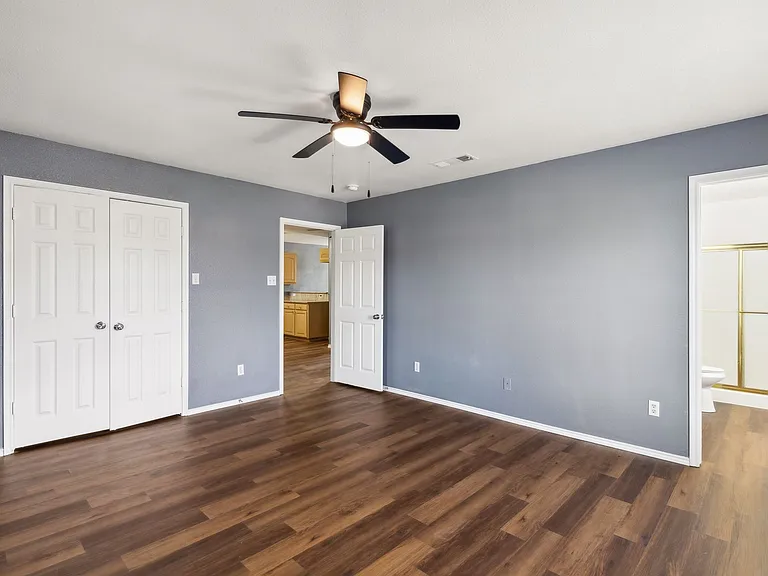 1502 Sharron Ct — Photo 8