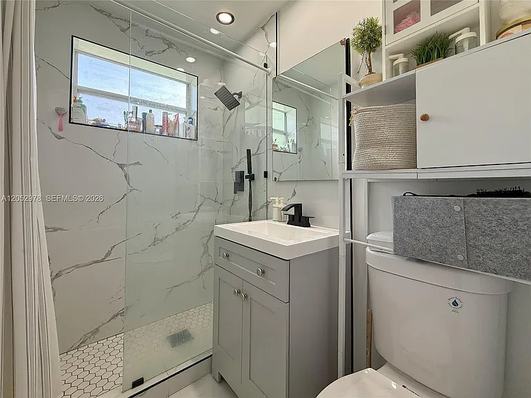 3123 SW 25th Ter #FRONT — Photo 6