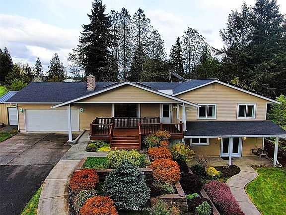 4th image of 702 Sky Meadows Dr