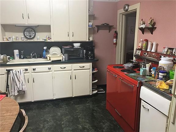 3rd image of 421 N 1st St