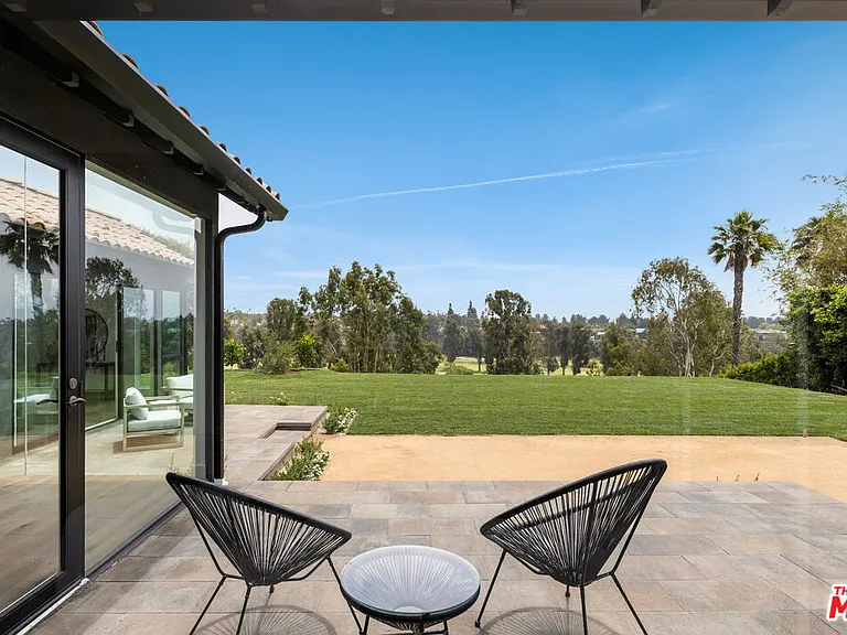 992 Napoli Dr — Photo 16