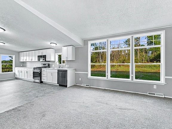 4th image of 2569 12 3/4 Avenue