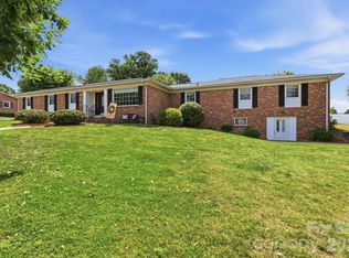 912 Briggs St NW, Valdese, NC 28690