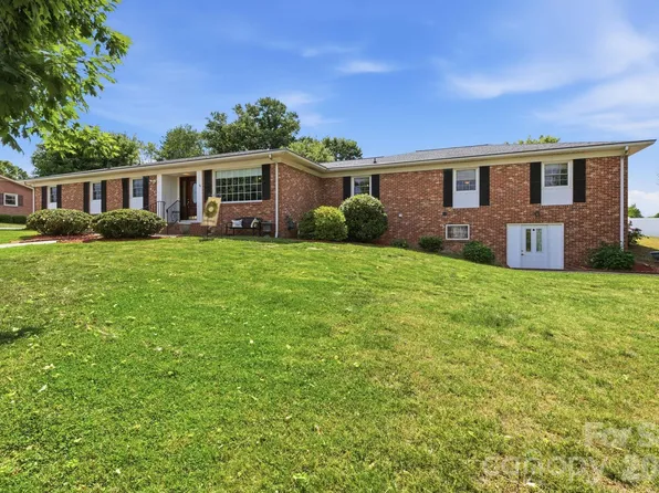 912 Briggs St NW, Valdese, NC 28690