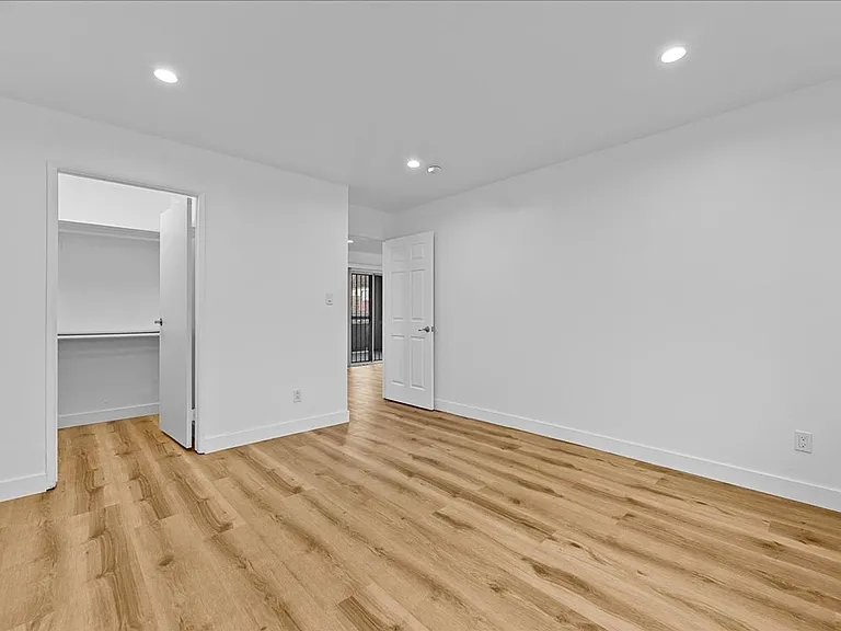 2730 W Temple St #101 — Photo 10