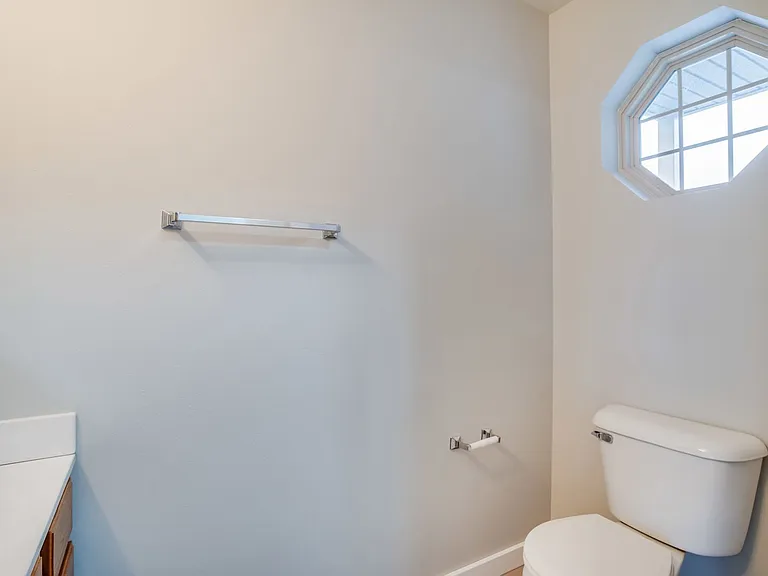 805 Angel Ct — Photo 39