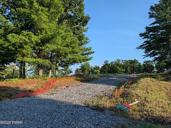 3rd image of 59 Skyline Dr