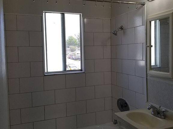 5th image of 1140 W 120th St #6