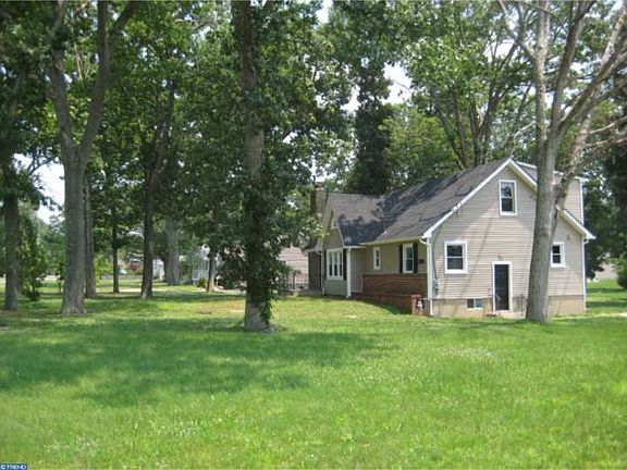 2nd image of 1285 Cherokee Ln