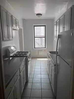 Rented by Queens Apartments Realty LLC | media 7