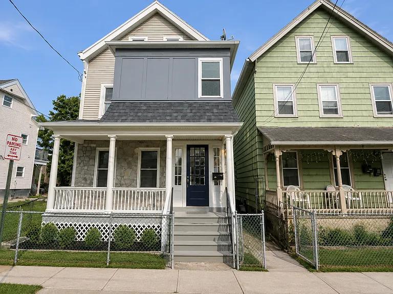 28 Frank St #1 — Photo 8
