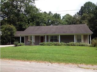 832 S 2nd St, Wewahitchka, FL 32465