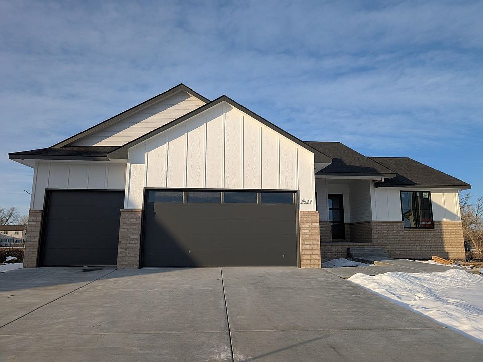 1st image of 2527 S Clear Creek Cir
