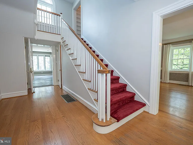 101 E Brookhaven Rd — Photo 36