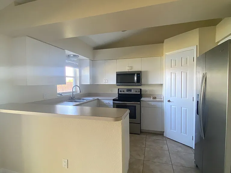 10529 Mira Lago Ln — Photo 4