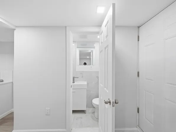 309 East 59th Street image 10 of 17