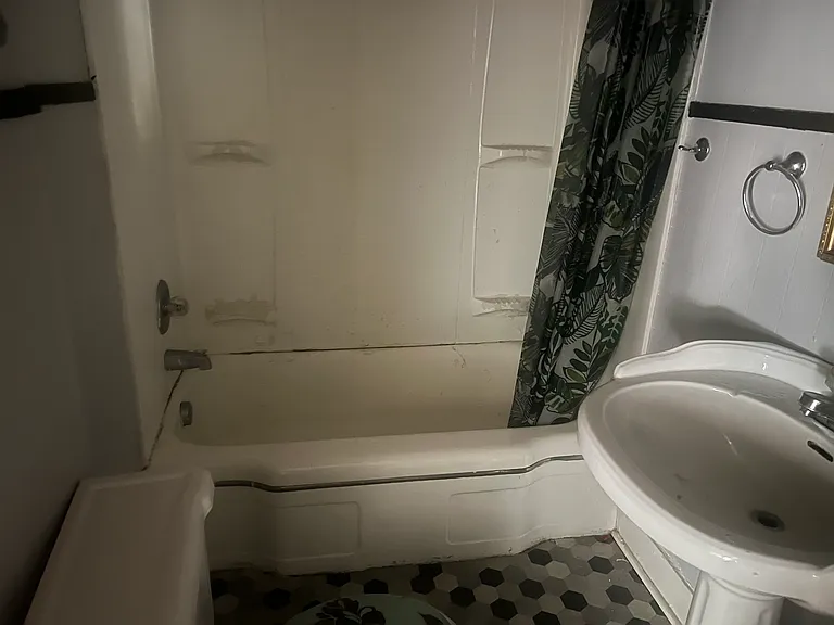 1621 Catherine Dr #B — Photo 10