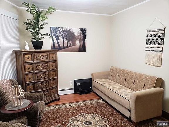 3rd image of 11 Cambridge Ave