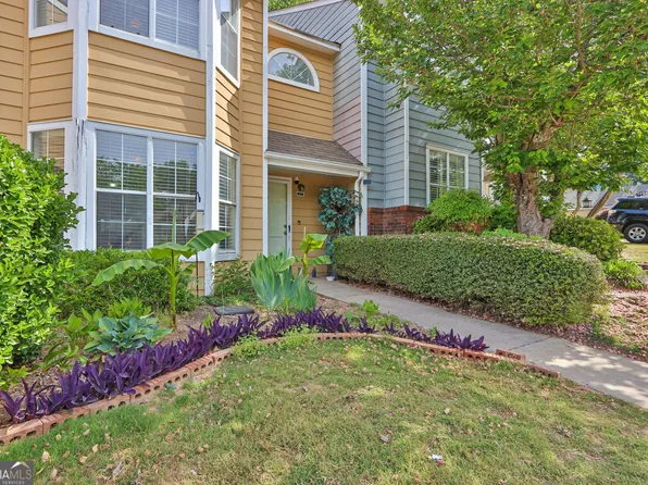 3223 Long Iron Dr, Lawrenceville, GA 30044