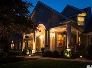 8 Moss Creek Ln, East Patchogue, NY 11772